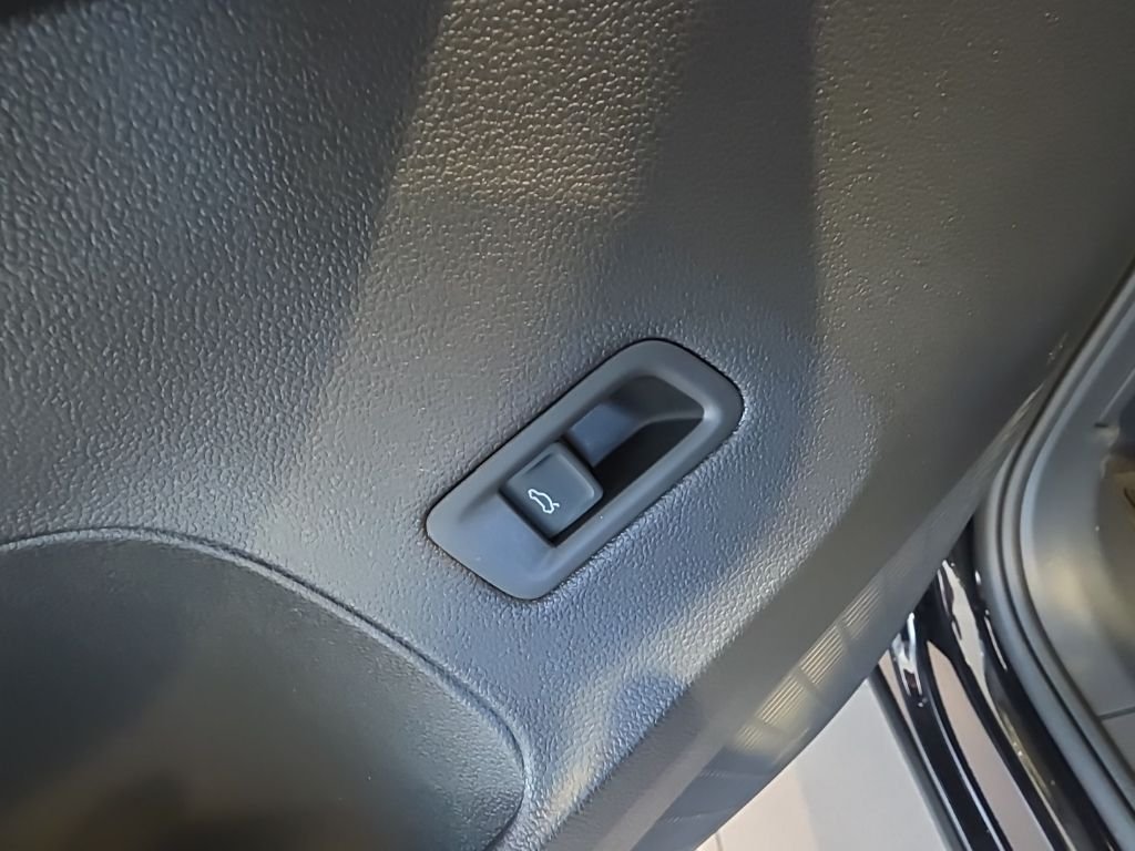 2026 Volkswagen Atlas SE w/Tech - Photo 11