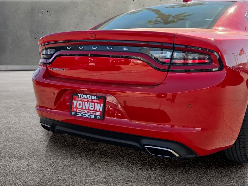 Used 2023 Red Dodge SXT image 5
