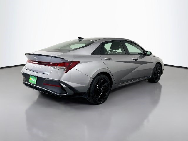 Used 2026 Fluid Metal Hyundai SEL Sport image 7