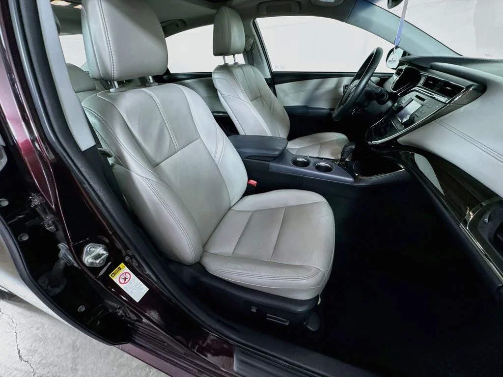 Used 2013 Red Toyota XLE Touring image 35