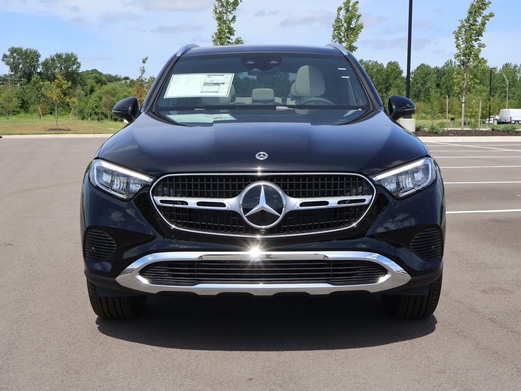 New 2026 Black Mercedes-Benz GLC 300 image 2