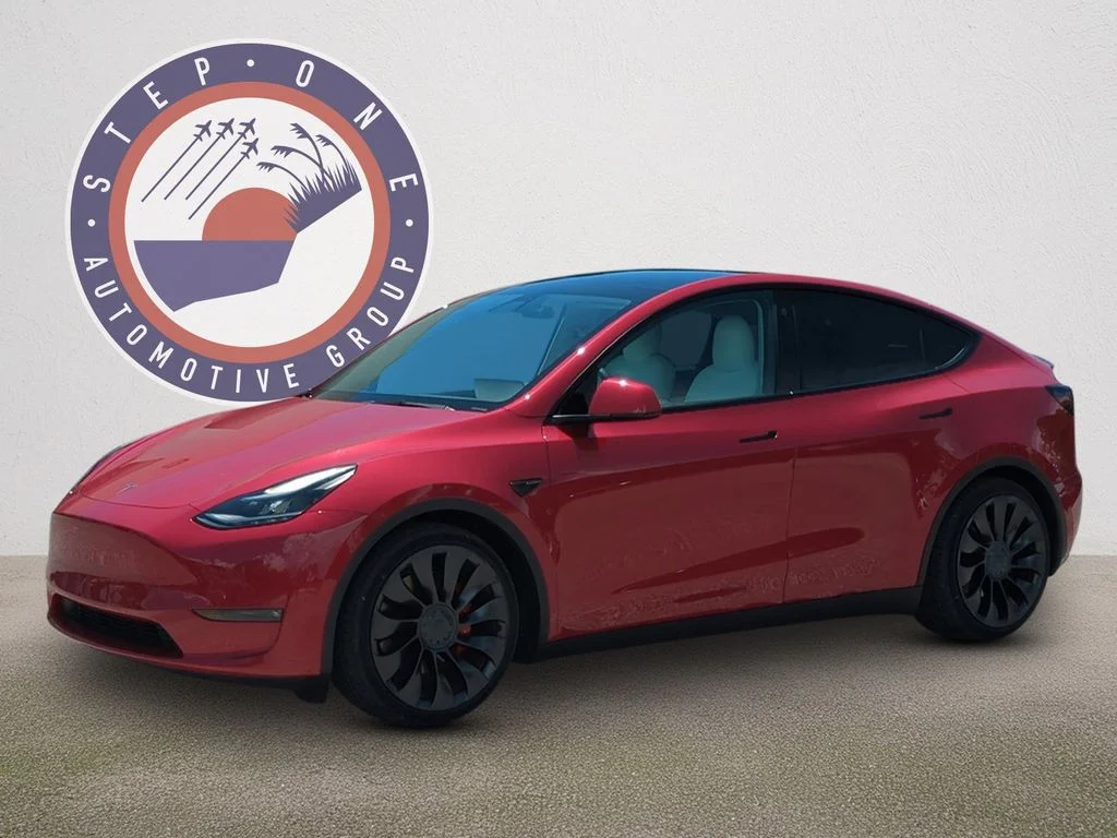 Used 2022  Tesla Performance image 2