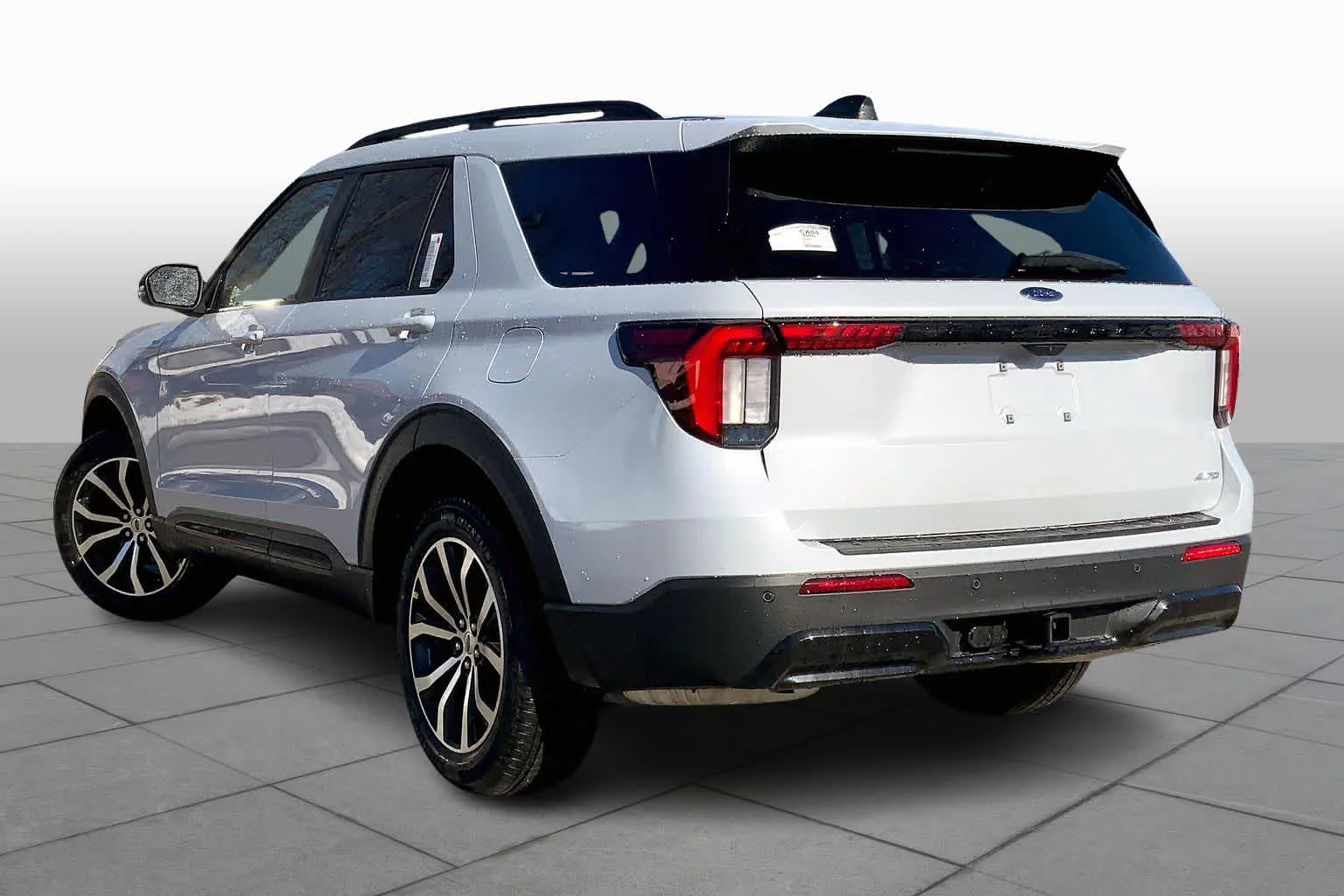 New 2026 Space White Metallic Ford ST-Line image 3