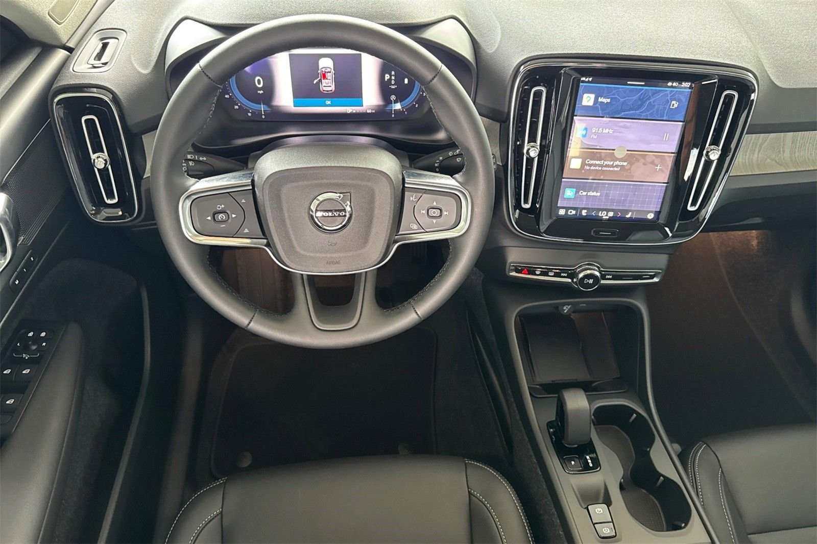 2025 Volvo XC40 Core - Photo 13