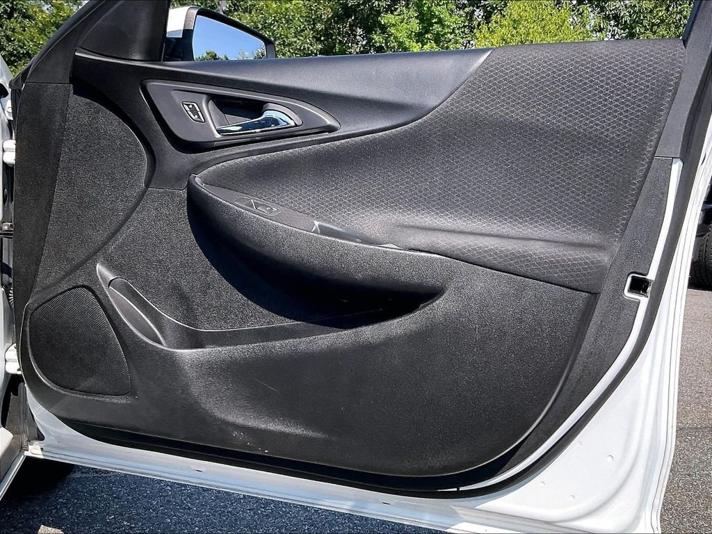 Used 2024 Summit White Chevrolet LT image 11