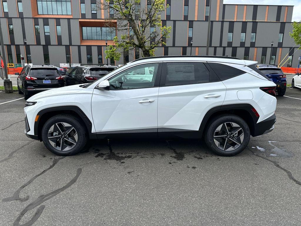 New 2026 White Hyundai SEL AWD image 3