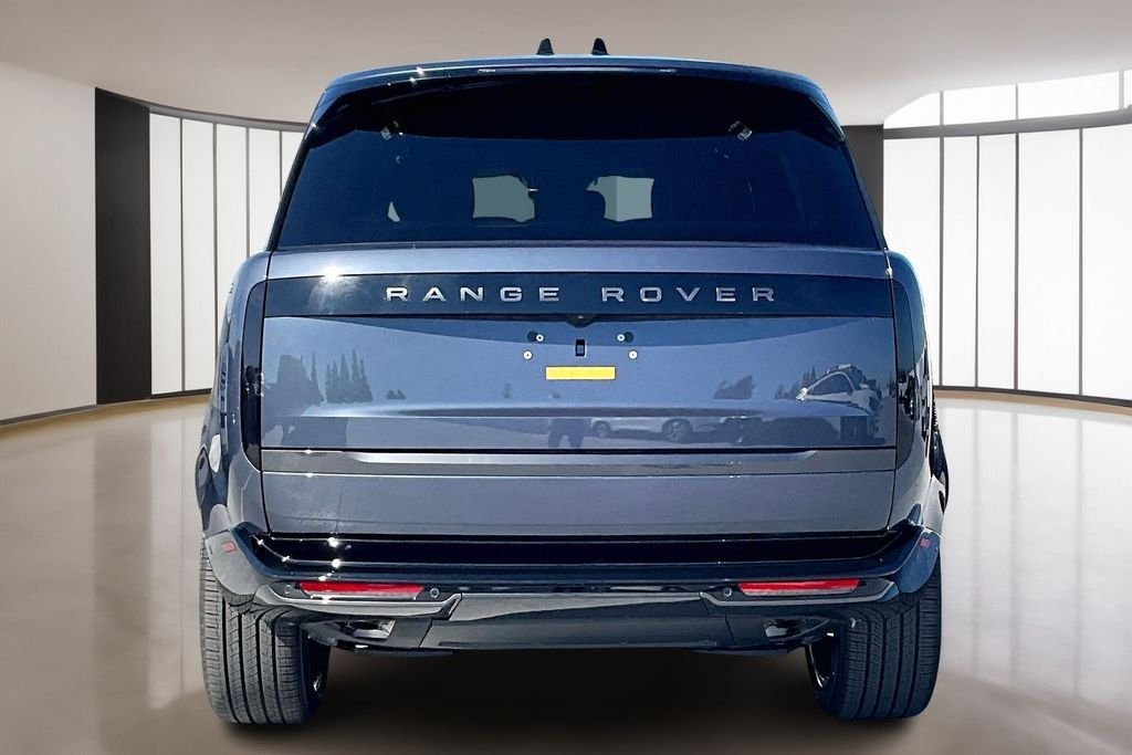 Used 2026 Varesine Blue Metallic Land Rover SE image 4