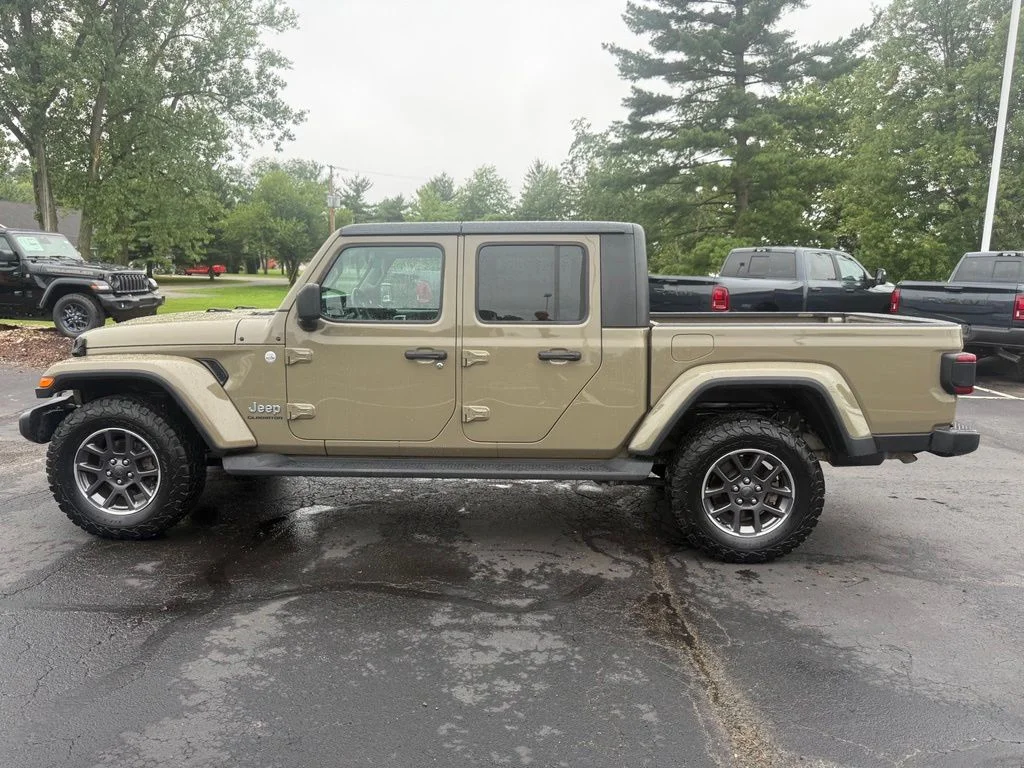 Used 2020 Green Jeep Overland image 7