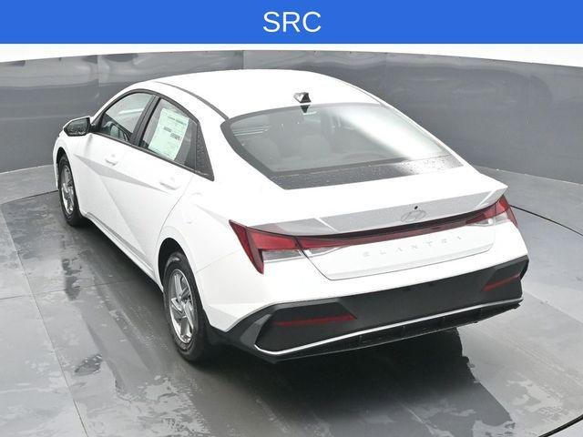 New 2026 White Hyundai SE image 10