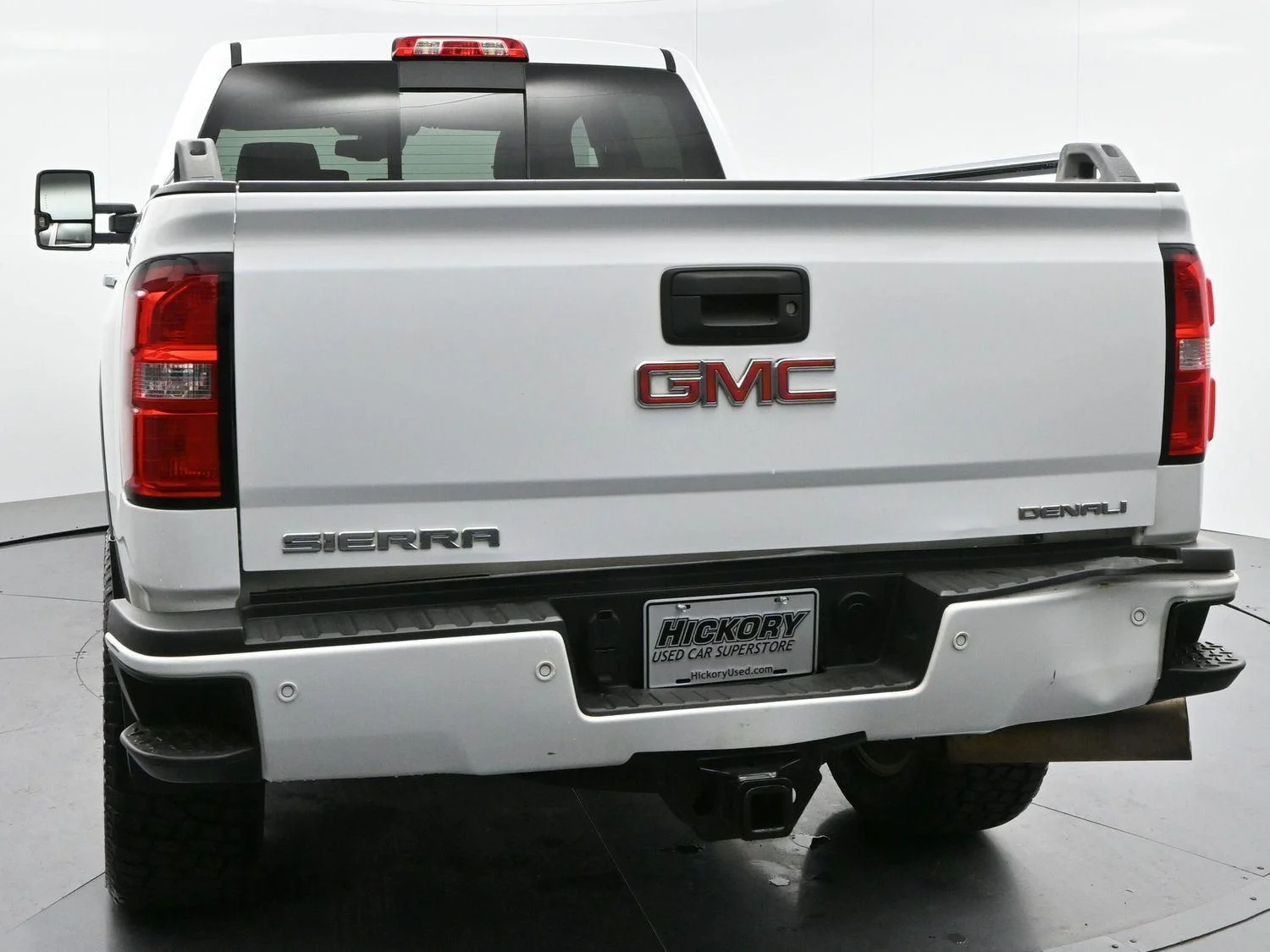 Used 2019 Summit White GMC Denali image 6