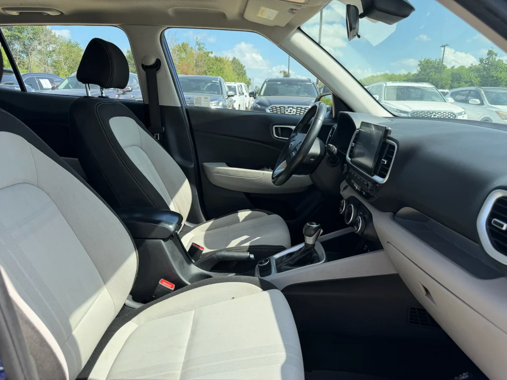 Used 2024 Intense Blue Hyundai SEL image 11