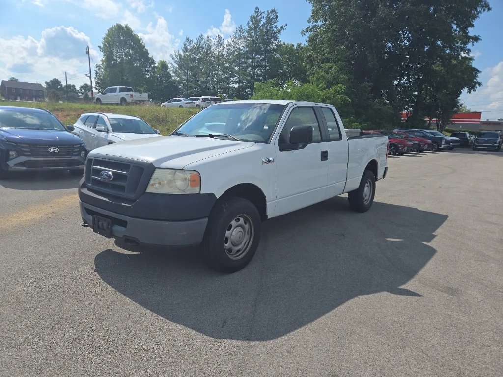 Used 2008 Oxford White Clearcoat Ford XL image 7