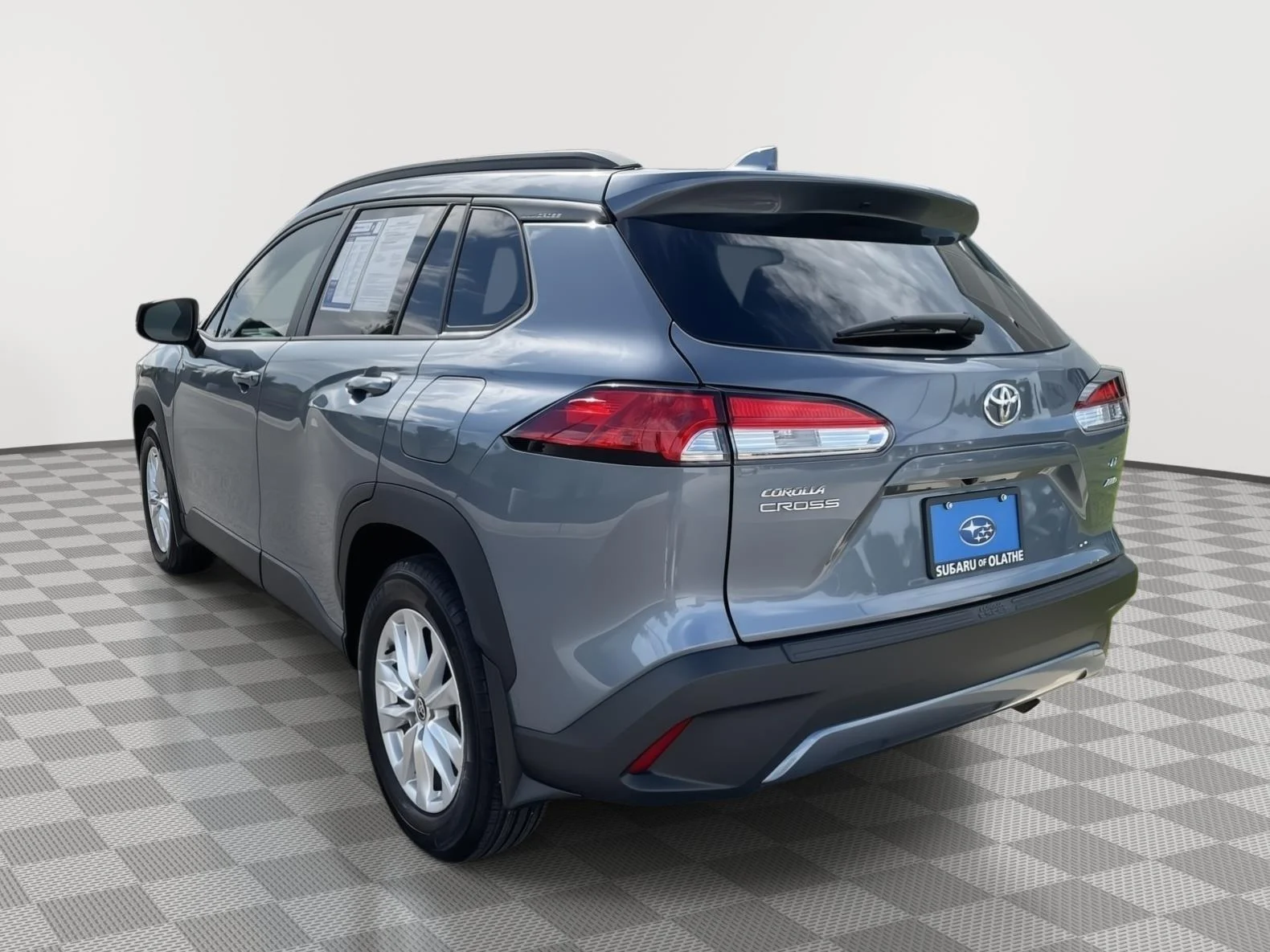 Used 2022 Celestite Toyota LE image 24