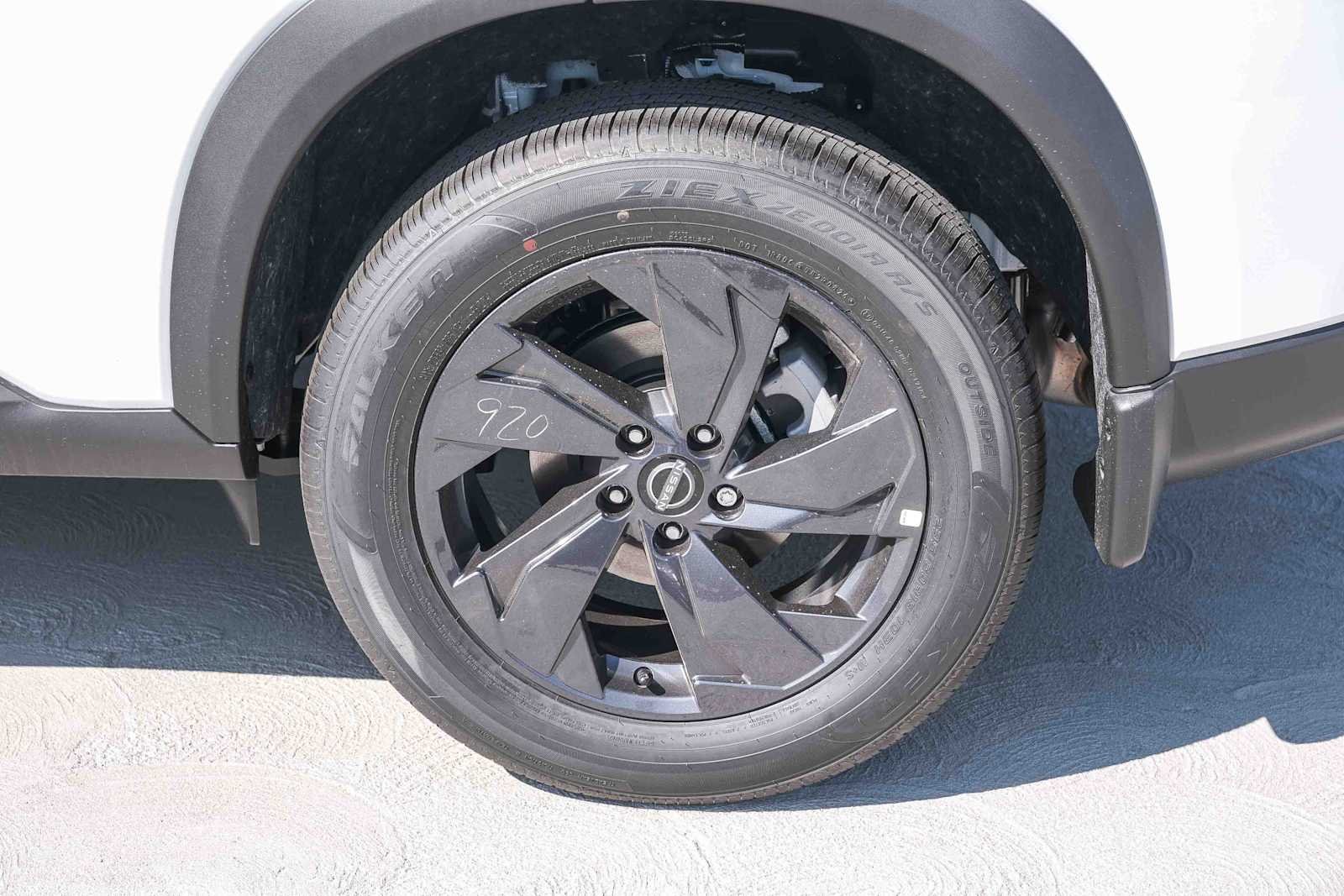 New 2026 Everest White Pearl TriCoat Nissan SV image 9