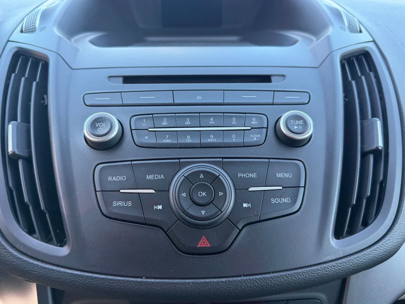 Used 2018 Oxford White Ford SE image 17