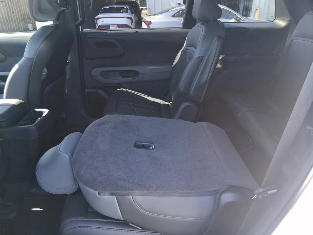 Used 2027 White Kia X-Line SX image 19