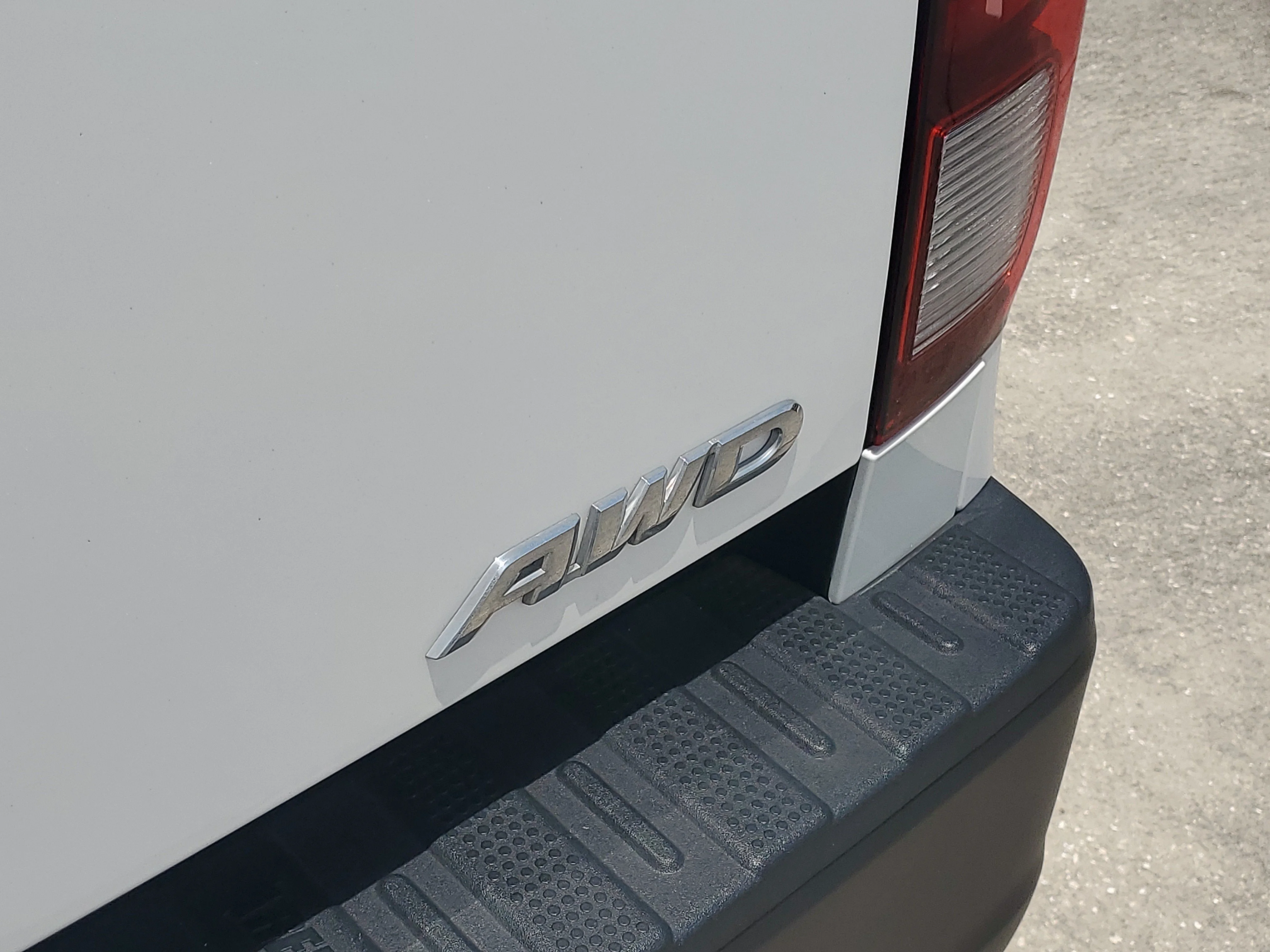 Used 2023 Platinum White Honda RTL image 10