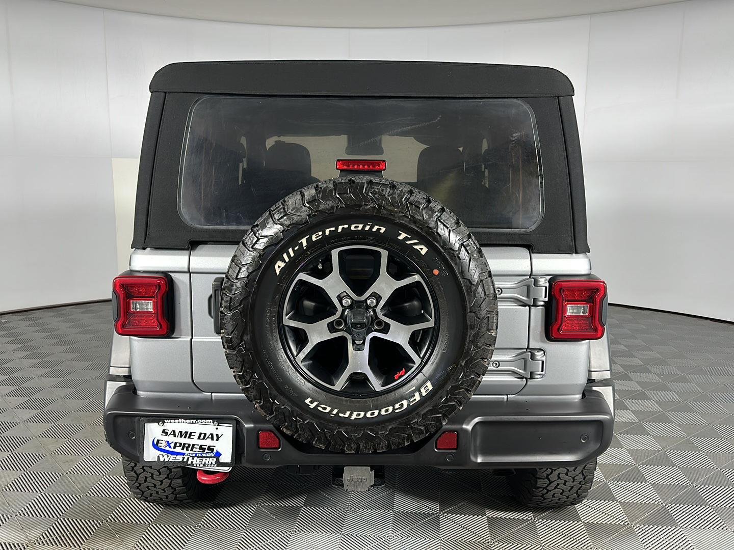 Used 2021 Billet Silver Metallic Clearcoat Jeep Rubicon image 26