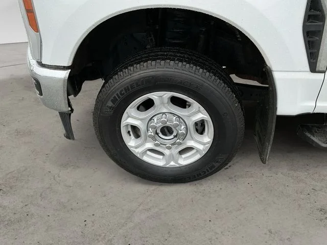 Certified Used 2025 Oxford White Ford XLT image 9
