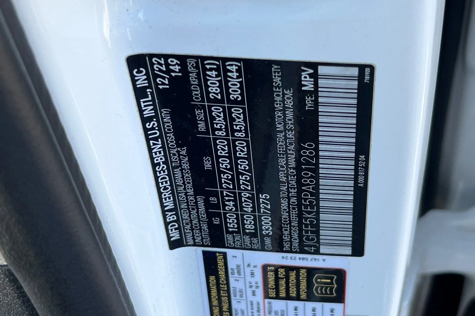 Used 2023 Polar White Mercedes-Benz 4MATIC® image 29