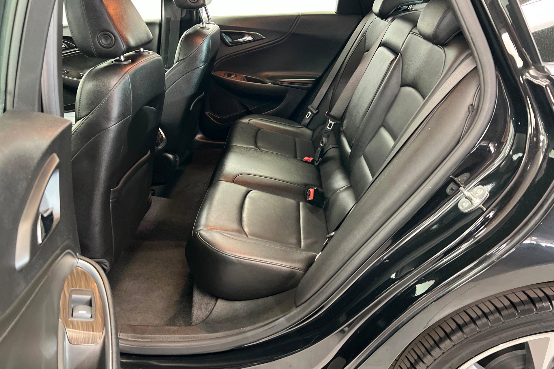 Used 2024 Mosaic Black Metallic Chevrolet LT image 22