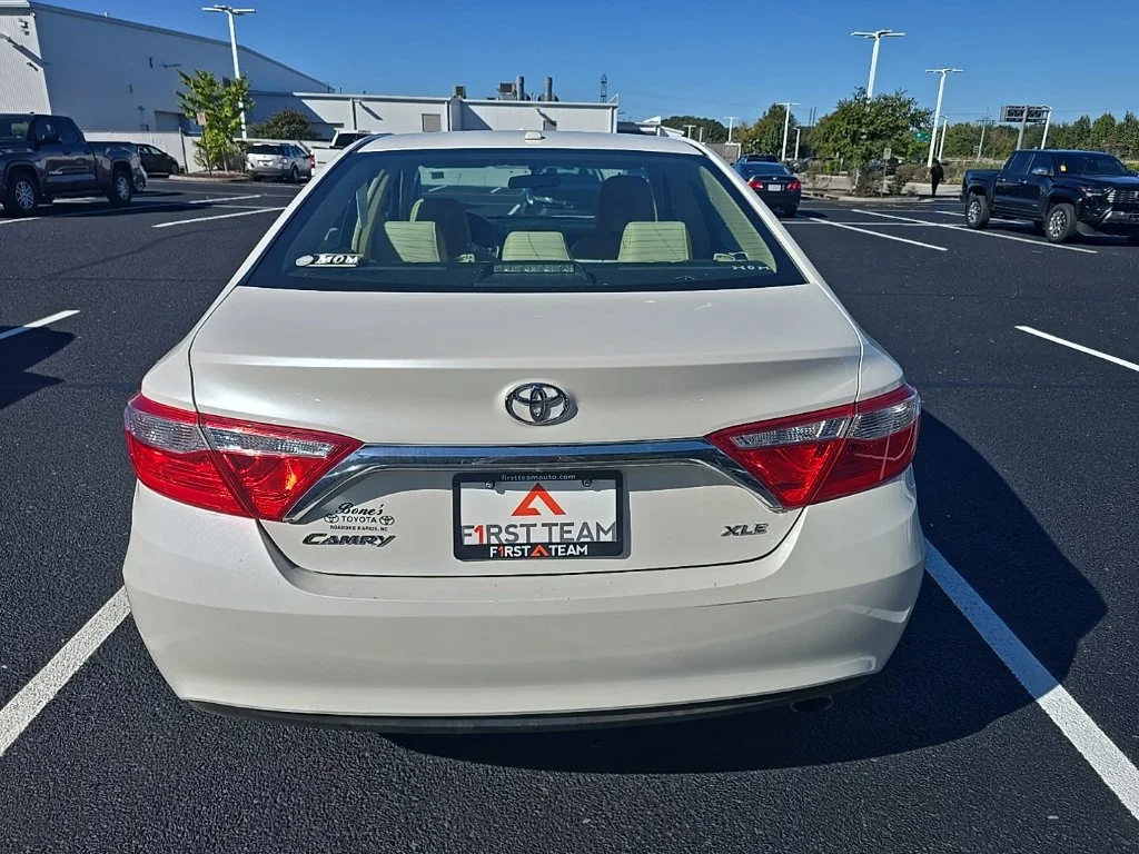 Used 2017 White Toyota XLE image 6