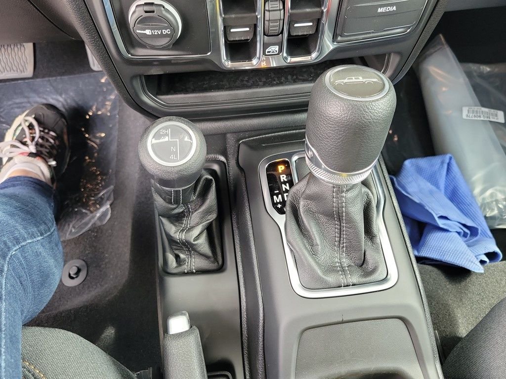 2025 Jeep Gladiator Sport S - Photo 23