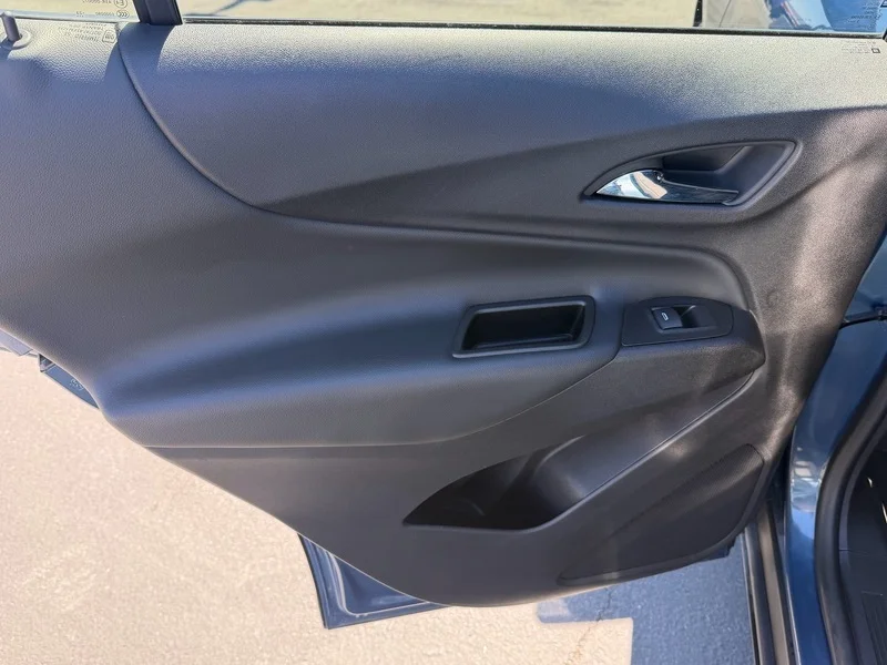 Used 2024 Lakeshore Blue Metallic Chevrolet LT image 19