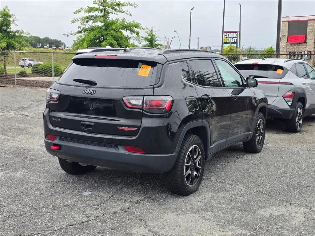 Used 2025 Black Jeep Trailhawk image 10