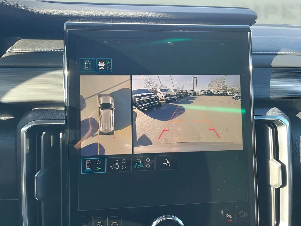 New 2026 Sterling Metallic GMC Elevation image 25