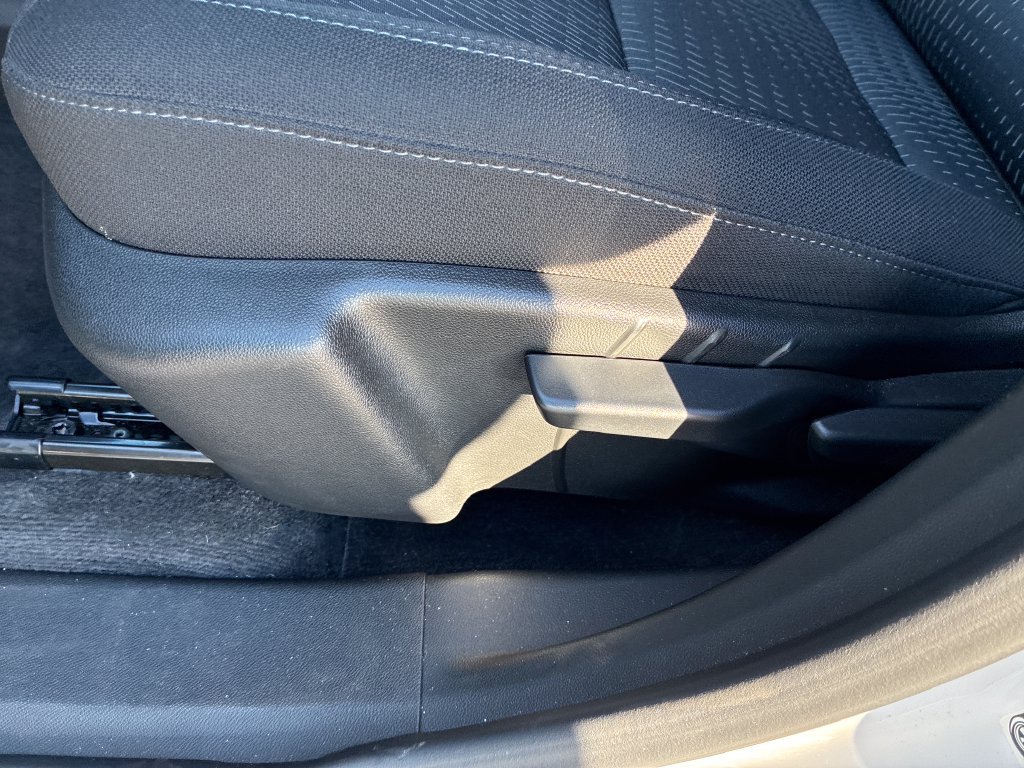 Used 2025 White Chevrolet LT image 11