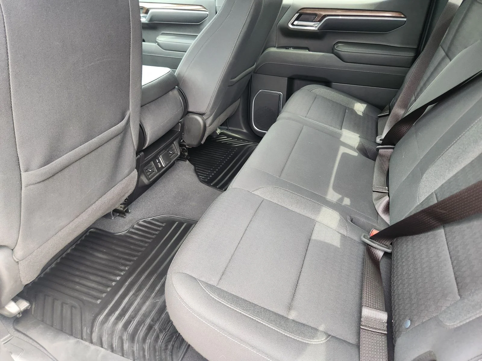 Used 2023 White Chevrolet LT image 28