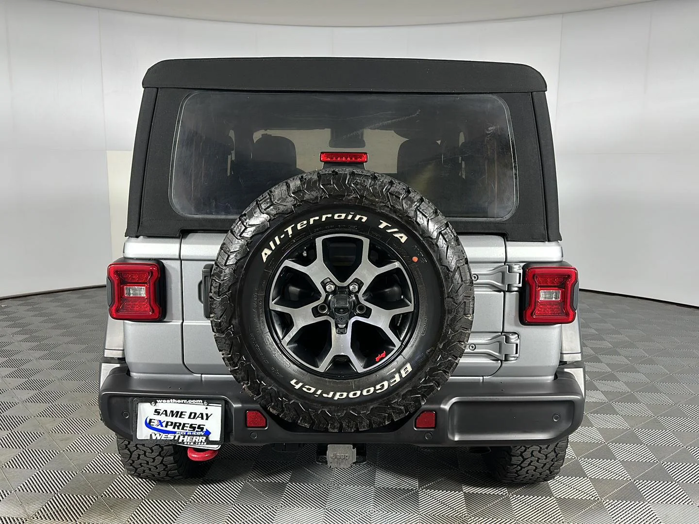 Used 2021 Billet Silver Metallic Clearcoat Jeep Rubicon image 26