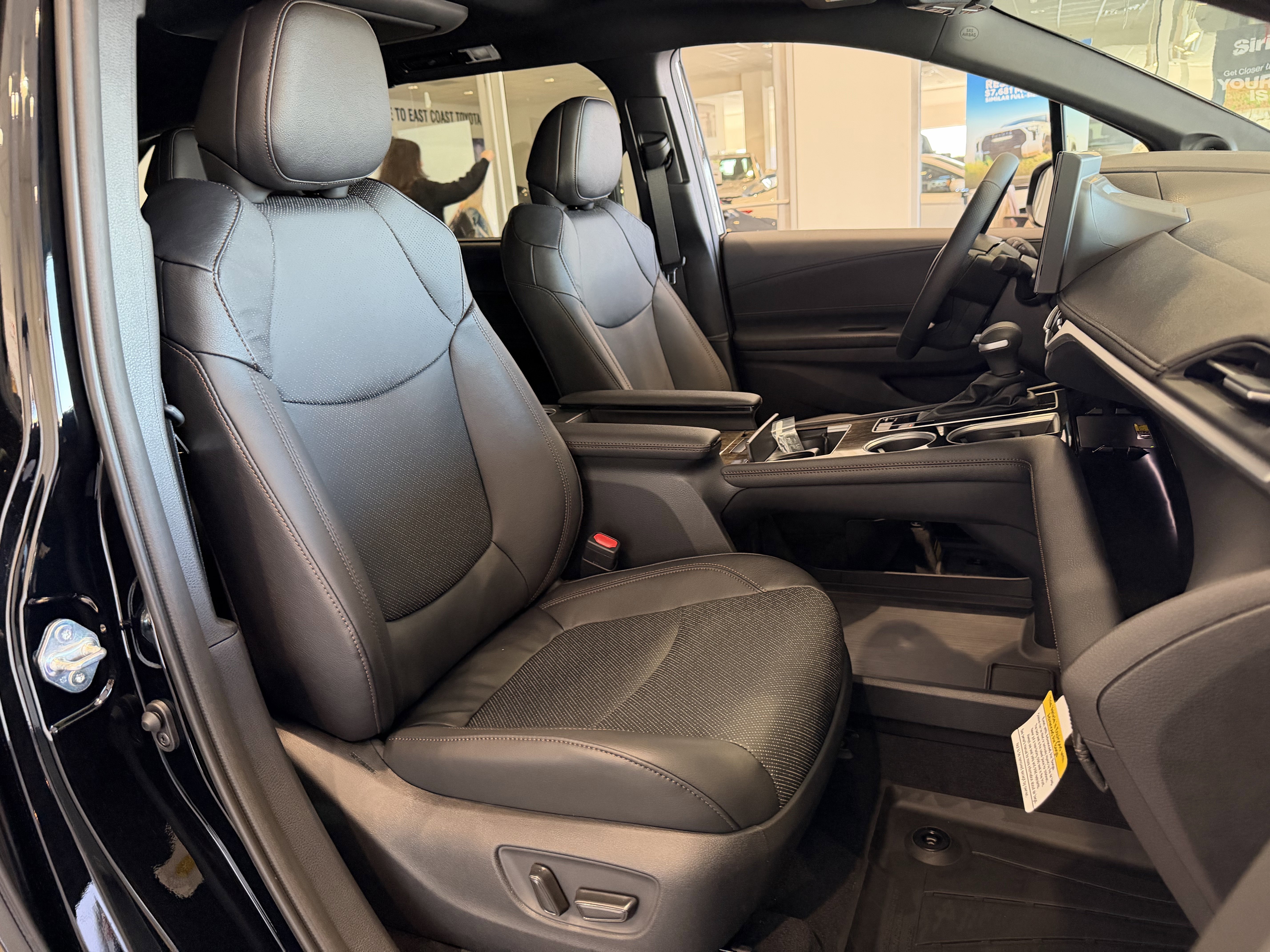 2026 Toyota Sienna Platinum - Photo 65