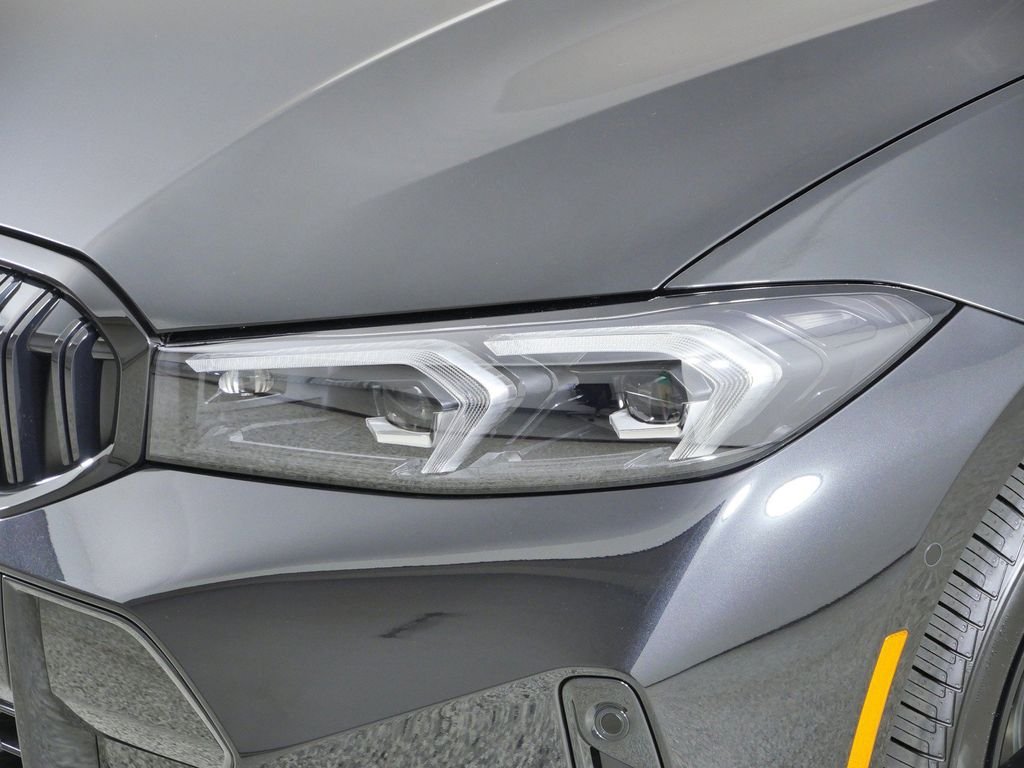 New 2026 Black Sapphire Metallic BMW 330i xDrive image 3