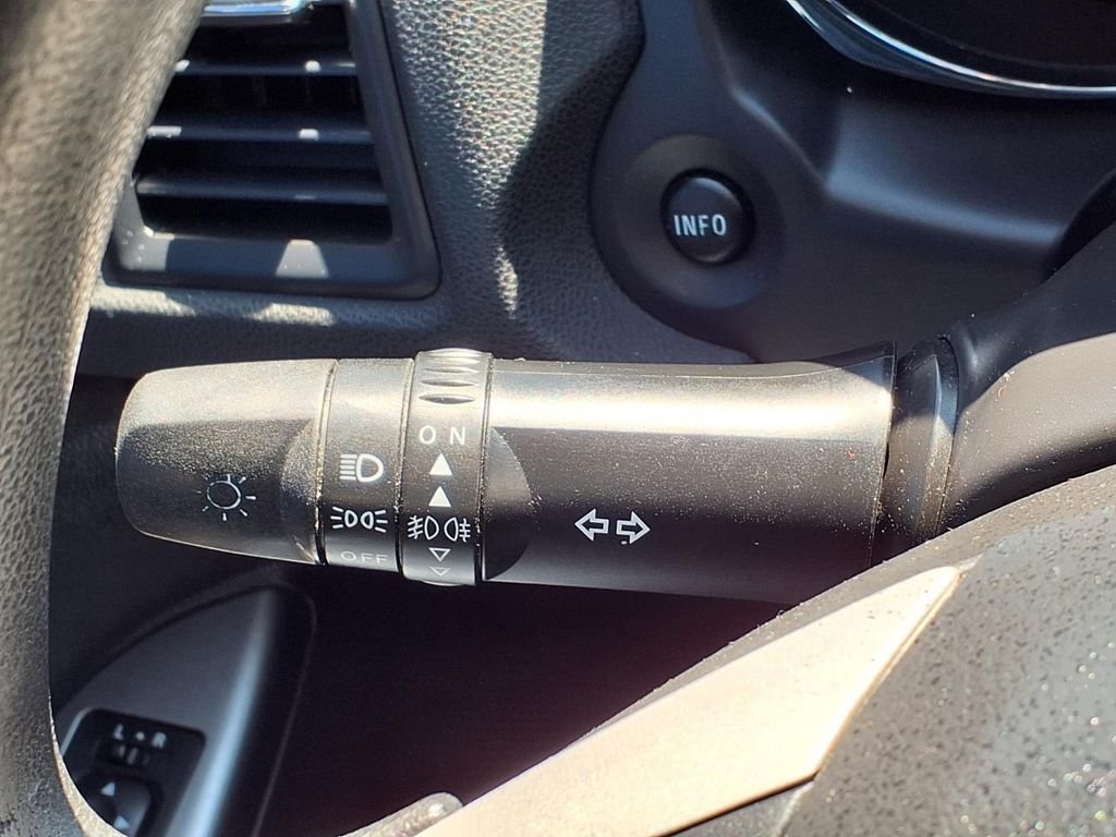 Used 2018 Silver Mitsubishi 2.0 ES image 23