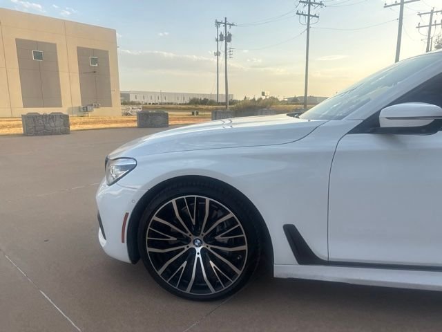 Used 2019 White BMW 750i image 9