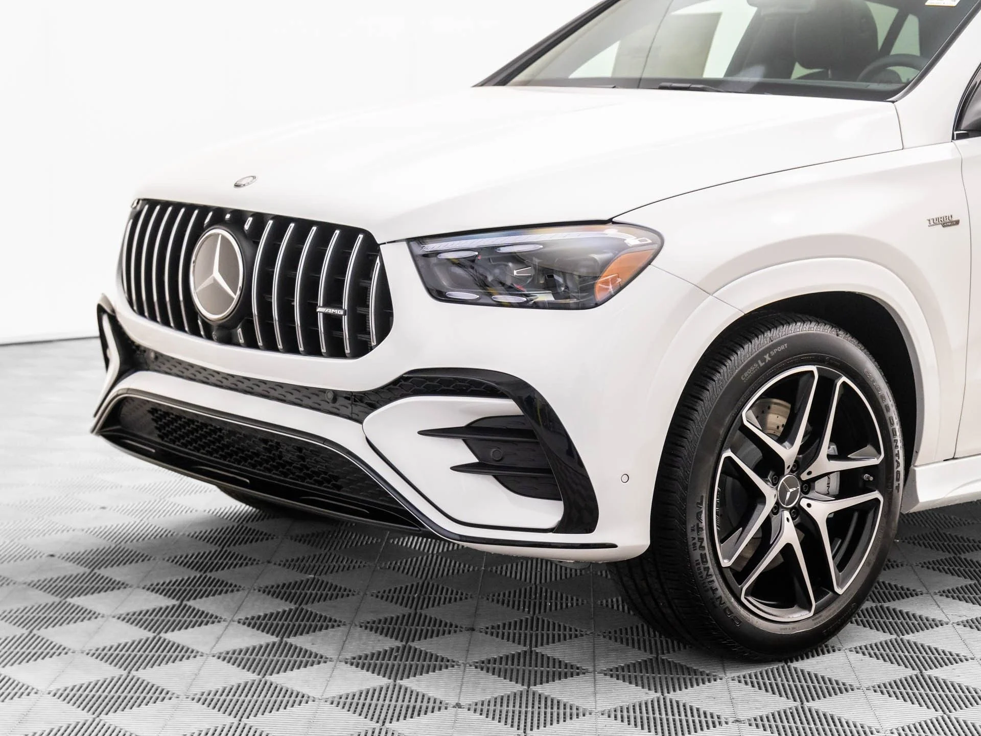 New 2026 White Mercedes-Benz GLE 53 AMG® image 37