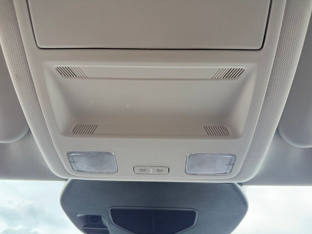 Used 2023 Oxford White Ford Active image 31