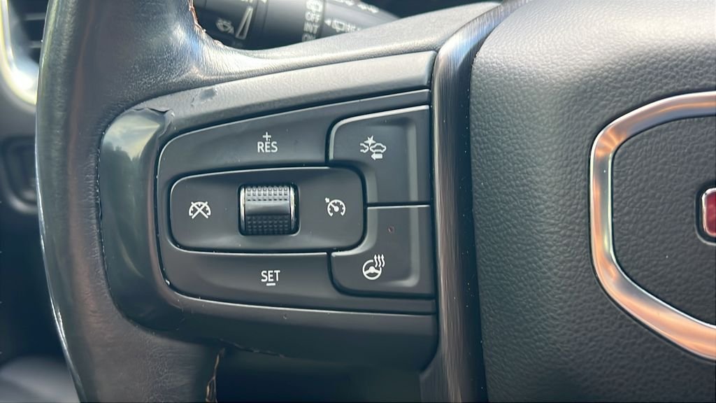 Used 2021 White GMC AT4 image 21