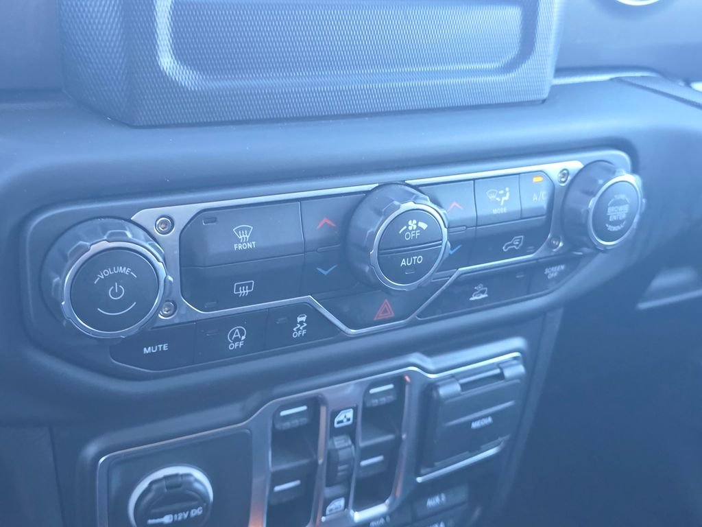 Used 2023 Gray Jeep Sport S image 28
