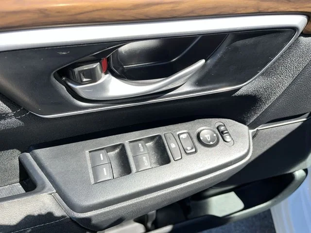 Used 2021  Honda EX image 17