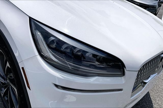 Used 2023 White Lincoln Reserve image 31