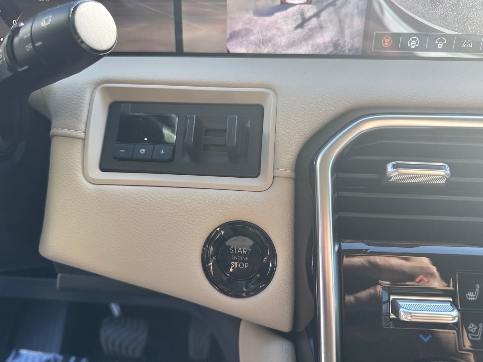 New 2026 White Nissan Platinum Reserve image 20