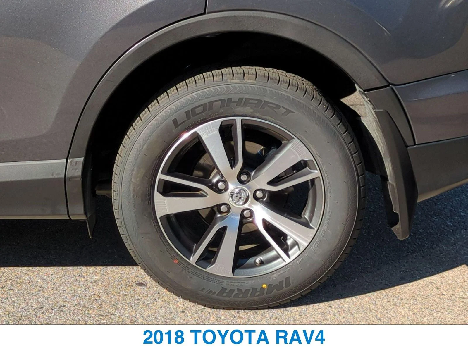 Used 2018 Gray Toyota XLE image 11
