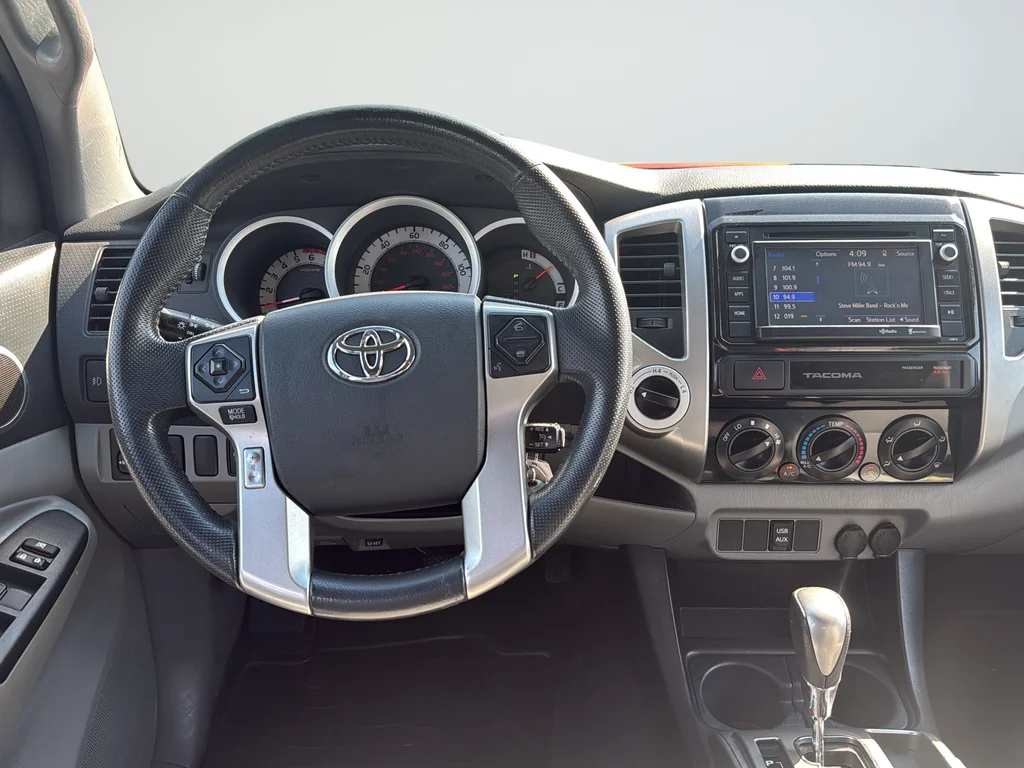 Used 2015 Red Toyota Base image 11
