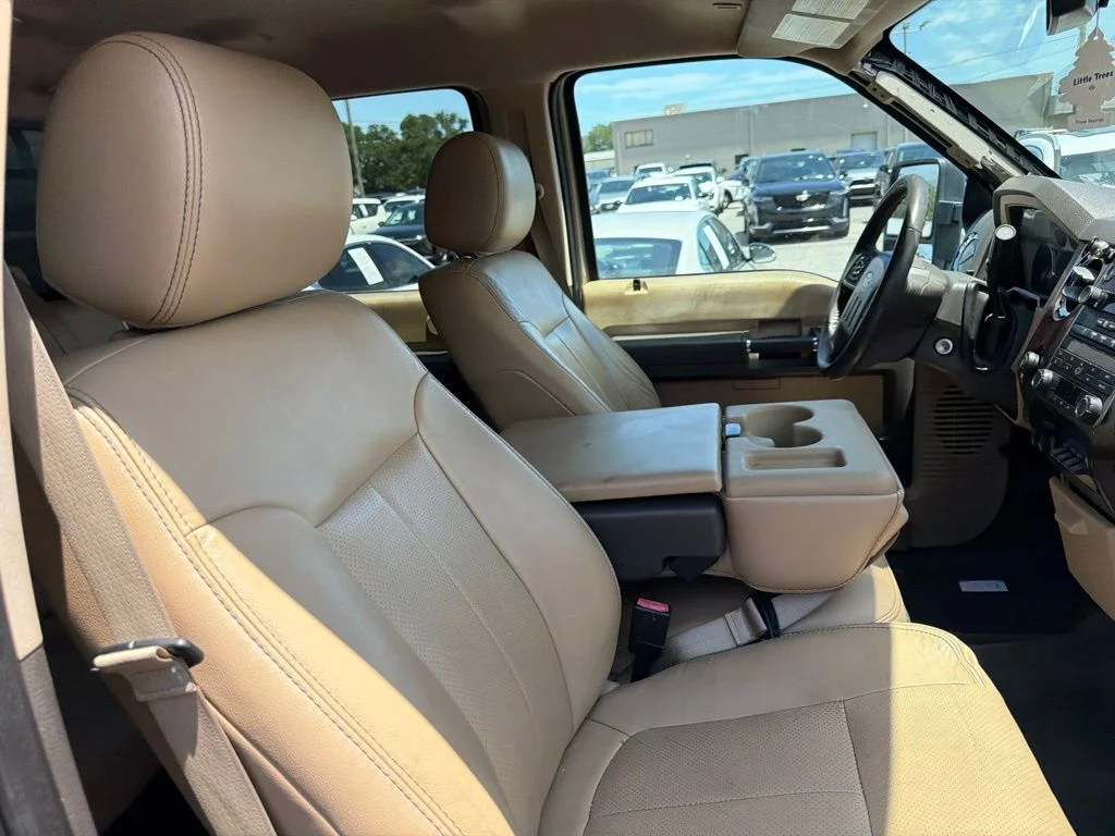 Used 2012  Ford Lariat image 11