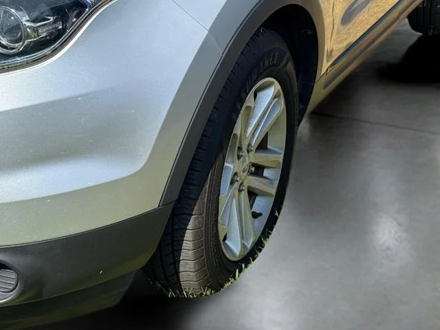 Used 2015 Silver Ford Base image 2