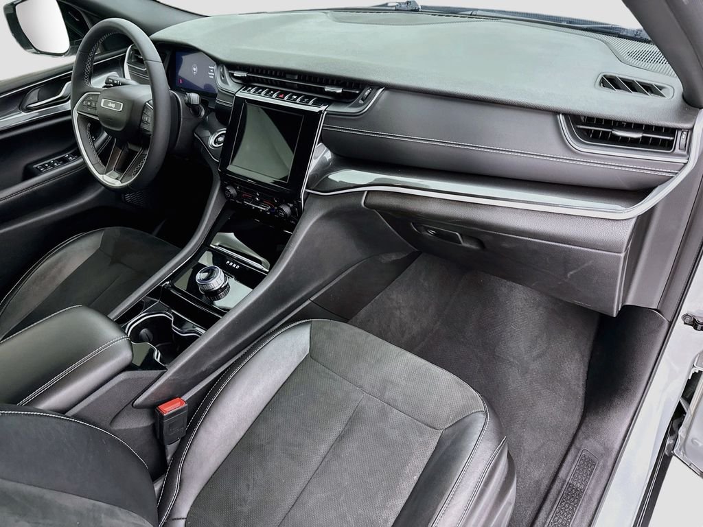 Used 2023 Silver Jeep Altitude X image 15