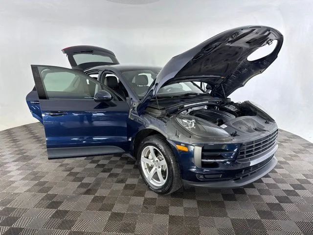 Used 2020  Porsche Base image 14